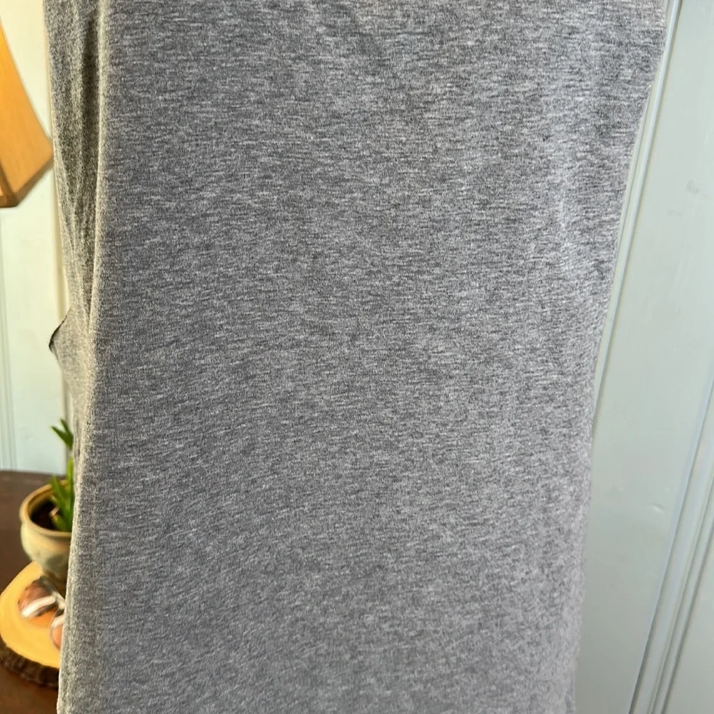 Gymshark Vital Seamless Tank Top Gray Raw Edge Size M VGUC